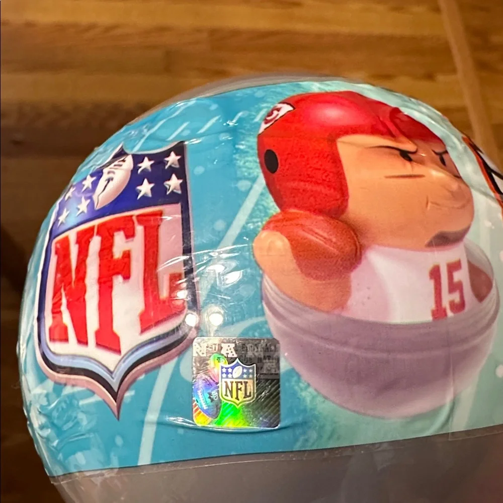 3 Pack - NFL Football Jumbo SqueezyMates Capsules - Series 4 Football surprise